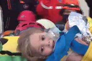   نجات دختر ٤ ساله‌، ٩١ ساعت پس از زلزله ۶.۶ ریشتری ازمیر ترکیه
