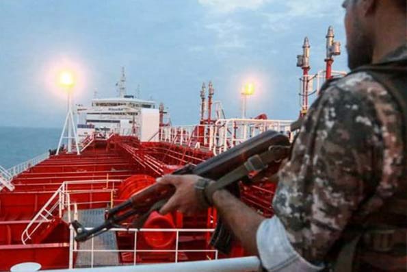 توقیف یک نفتکش حامل سوخت قاچاق دیگر توسط سپاه