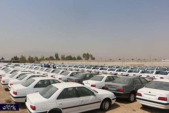 احتکار ۱۹۰۰ خودرو در انبار ایران خودرو در شیراز