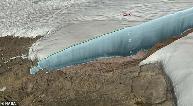 کشف شهاب‌سنگ ۱۲ میلیارد تنی زیر یخ‌های گرینلند