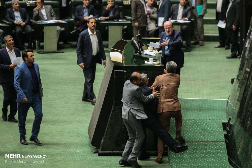 عکس | درگیری در مجلس ایران عکس منتخب گاردین شد!