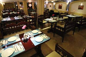  کرونا ۲۰۰ رستوران را در مشهد به طور دائم تعطیل کرد