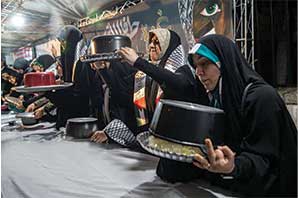 برگزاری مراسم قابلمه برگردانی مقابل دانشگاه تهران  