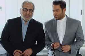 مدیری و محمدرضا گلزار با دست‌بند و لباس زندان بر پوستر یک فیلم