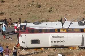 ۲  فوتی و ۲۱ مصدوم در حادثه واژگونی اتوبوس خبرنگاران