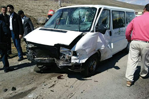 ۷ نفر کشته و مجروح در برخورد پژو پارس با خودرو گشت ارشاد