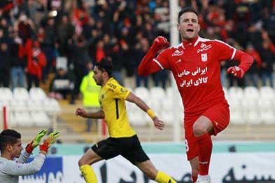 تراکتورسازی تبریز 2 - سپاهان اصفهان 0، اولین باخت سپاهان در لیگ رقم خورد