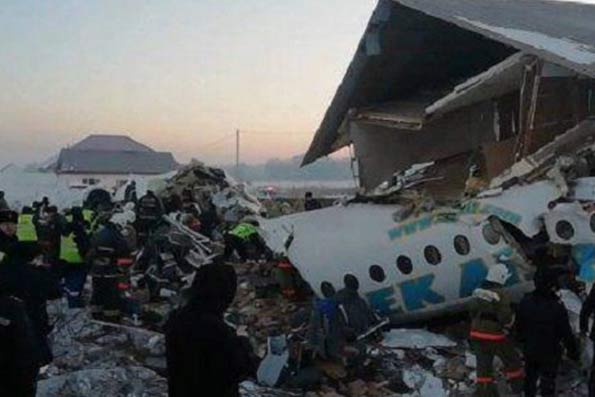 سقوط هواپیمای مسافربری در قزاقستان با ۹۵ سرنشین