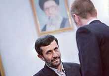 احمدی‌نژاد چه کسانی را در توییتر دنبال می‌کند؟