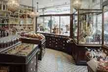 نگاهی به داخل یکی از قدیمی‌ترین شیرینی فروشی های دنیا