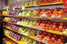 وقتی بازارهای تربار، میوه را از مغازه ها گرانتر می فروشند
